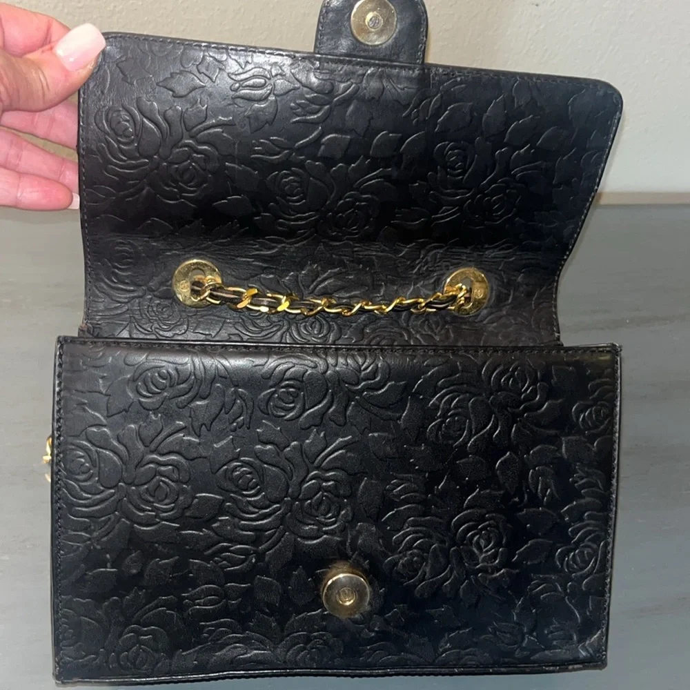 Vintage Valentino Garavani, black leather chain shoulder purse w rose flower EUC